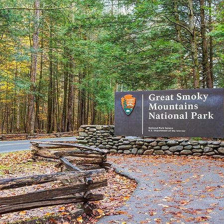 Great Expectations, 3 Bedrooms, Fireplace, Pool Table, Hot Tub, Sleeps 10 Gatlinburg Exteriör bild