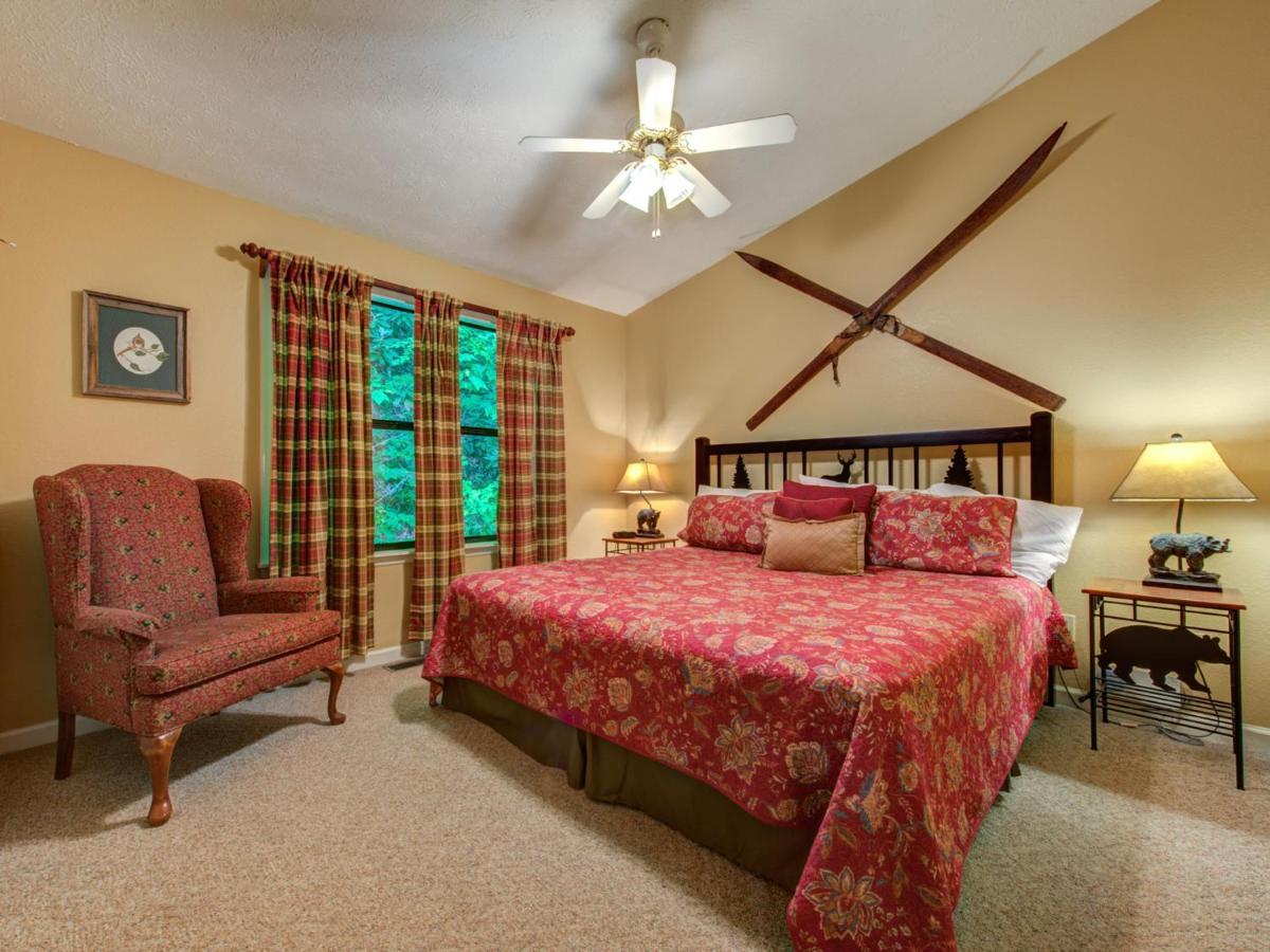 Great Expectations, 3 Bedrooms, Fireplace, Pool Table, Hot Tub, Sleeps 10 Gatlinburg Exteriör bild