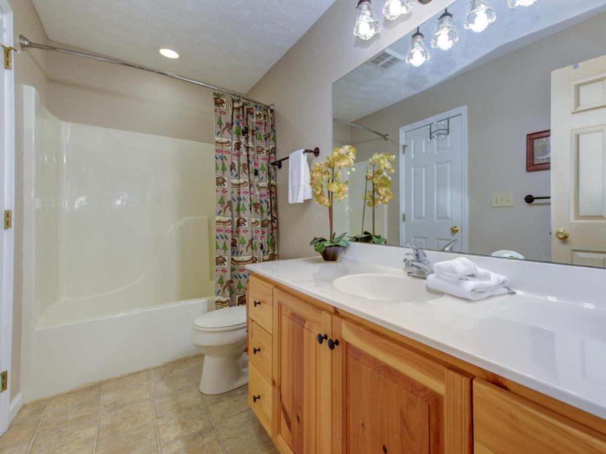 Great Expectations, 3 Bedrooms, Fireplace, Pool Table, Hot Tub, Sleeps 10 Gatlinburg Exteriör bild