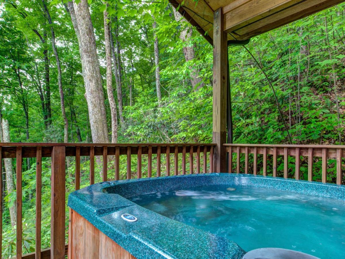 Great Expectations, 3 Bedrooms, Fireplace, Pool Table, Hot Tub, Sleeps 10 Gatlinburg Exteriör bild